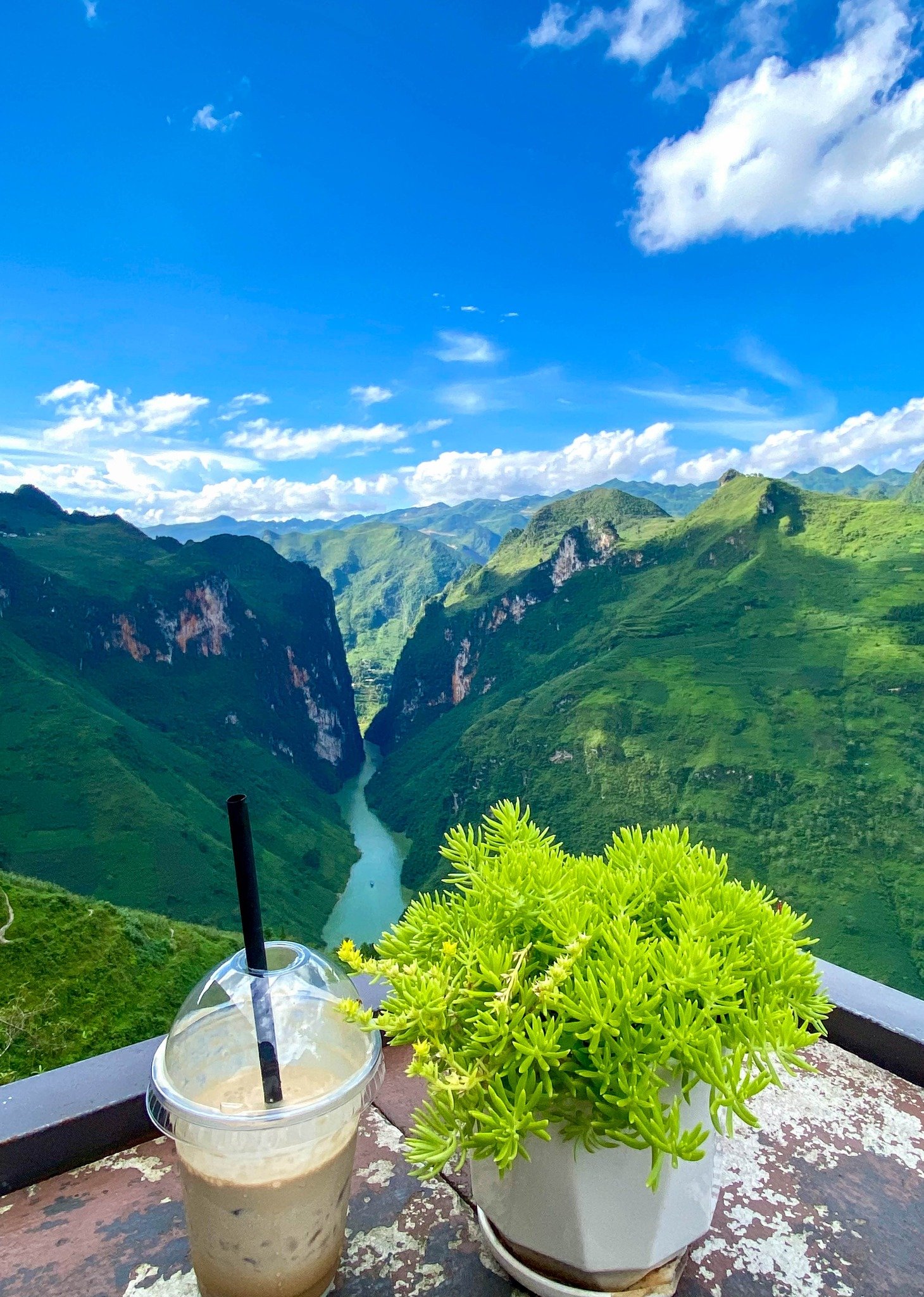 E-Bike Cycling Tour: Hanoi - Ba Be - Ha Giang 7 Days